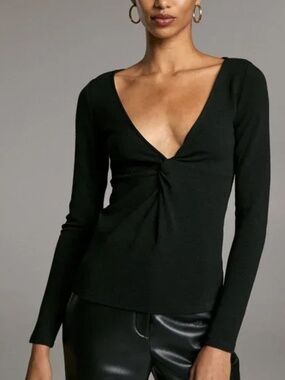 Aritzia Babaton Gaudi Twist Low Front Long Sleeve Top